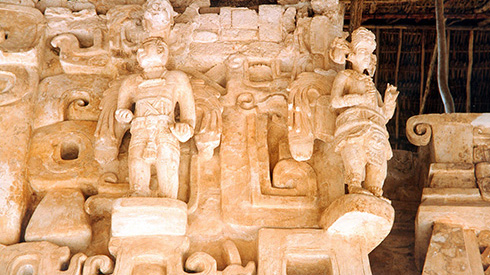 Statues du site Ek Balam au Yucatán