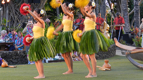Hula dancing, Kahului, Maui