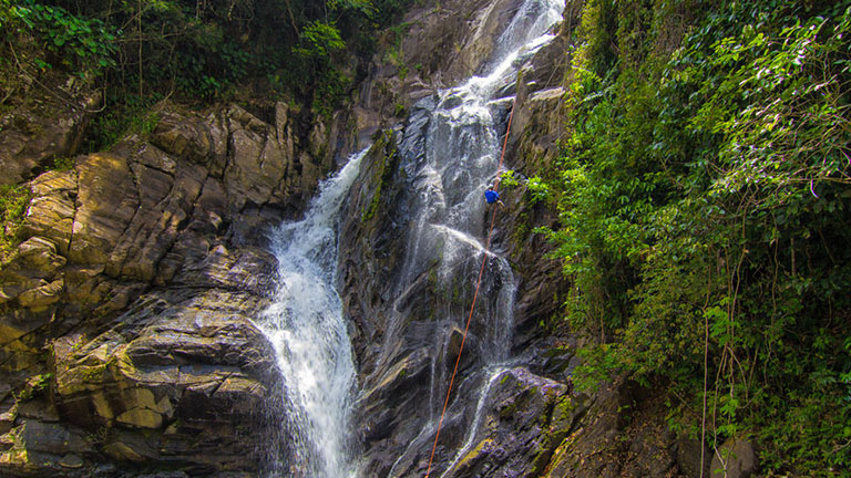 Bocawina Adventures - Waterfall Rappel