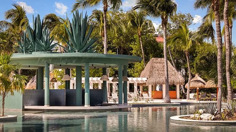 Hibicus Wet Bar - Swim Up Bar Pool