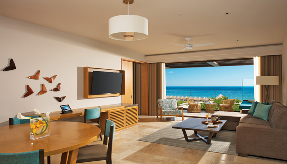 Preferred Club Master Suite Ocean View - Living room