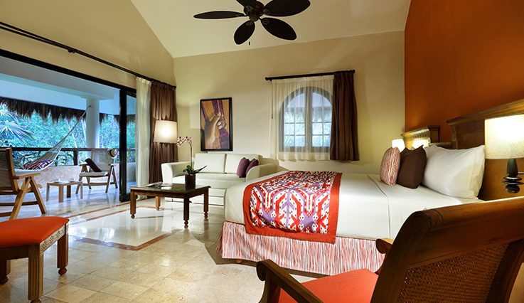 Romance Villa Suite Poolside