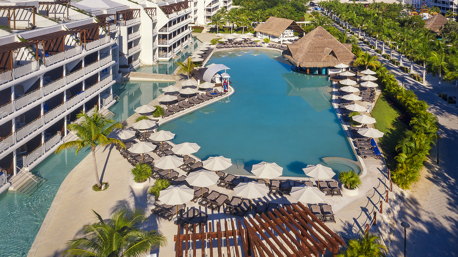 47 km from CUN airport