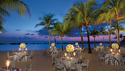 Event dinner on the beach