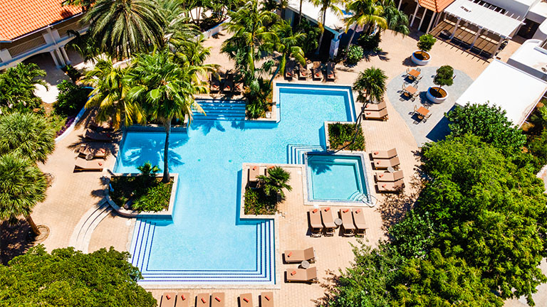 Piscine - vue aerienne