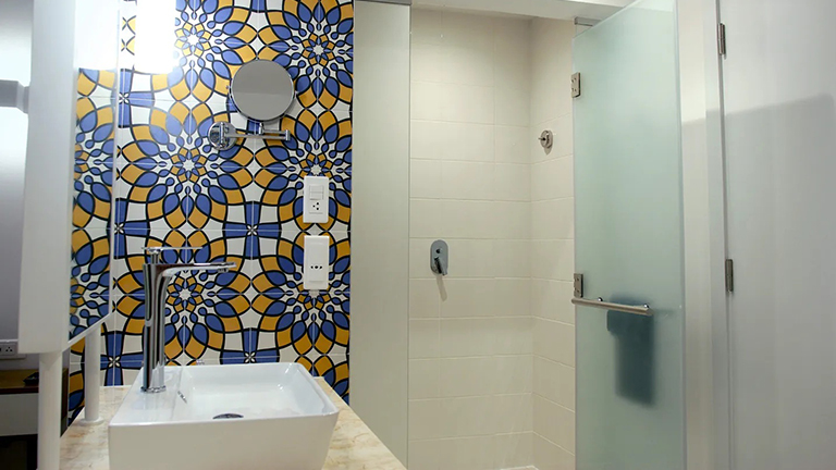 Deluxe Oceanview Bathroom