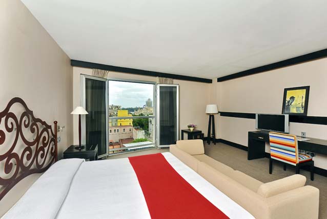 Double Colonial Room 