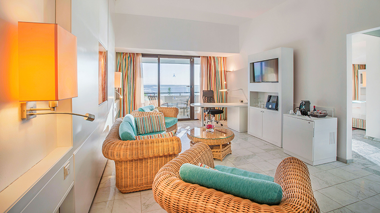 The Level Junior Suite Suite Sea View - Seating Area