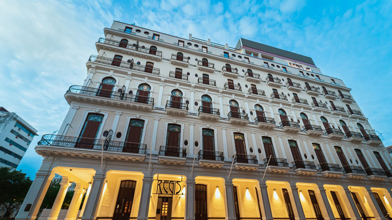 Right at the intersection of Paseo del Prado Street and Colón Street, steps away from the historic center of Old Havana
