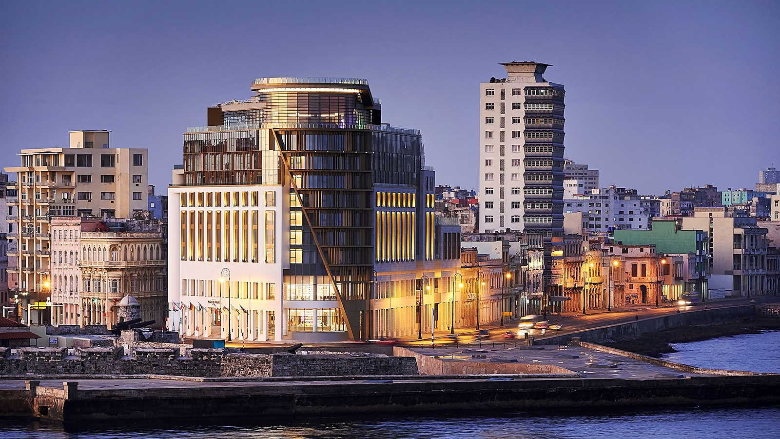 Prado San Lazaro y Maelcon Centro, La Habana, Cuba 