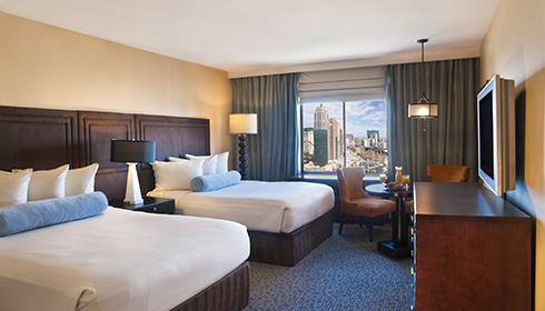 Chambre dans la tour Resort avec deux grand lits et vue sur le Strip