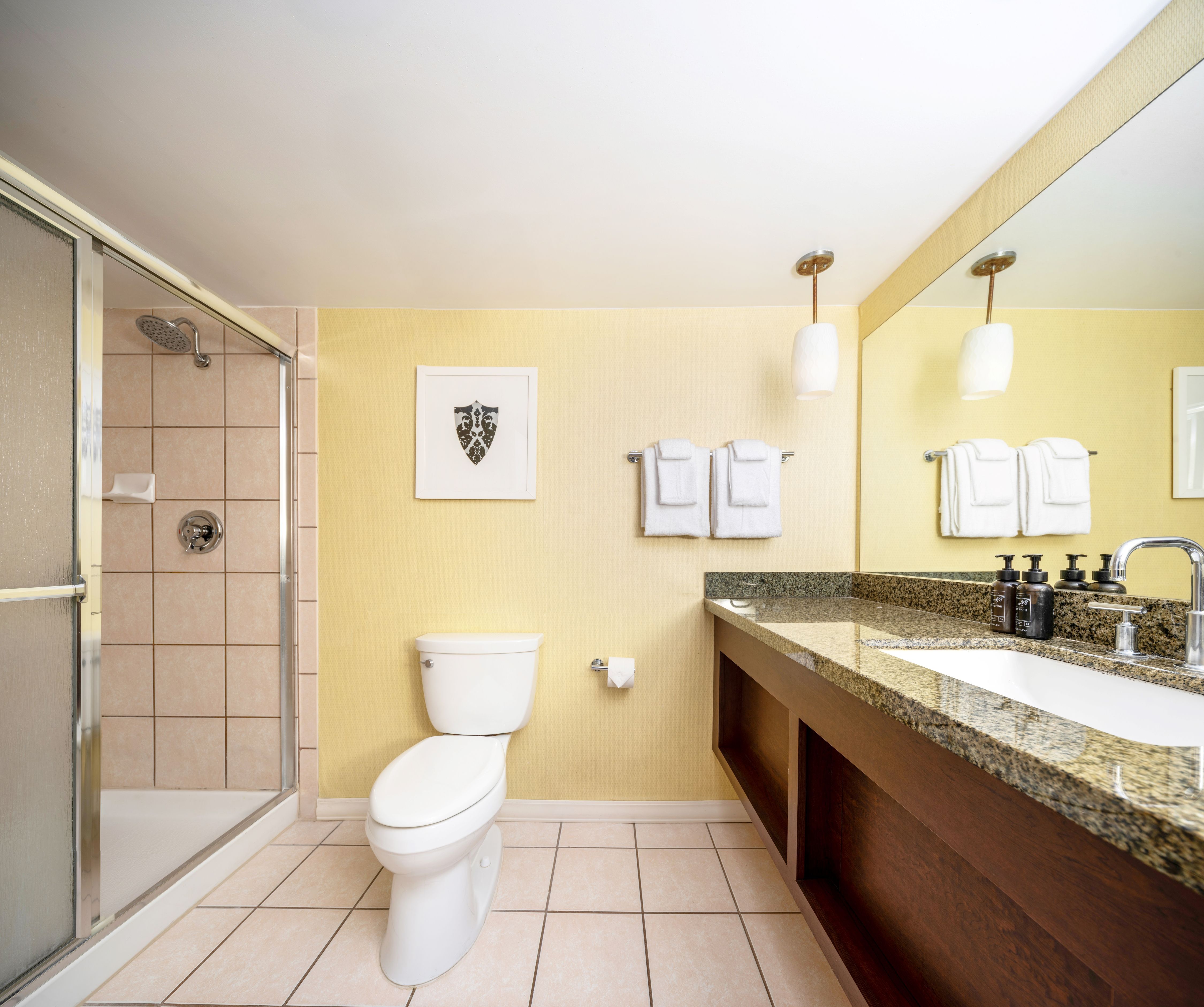 Newly Renovated Resort Tower King - Bathroom