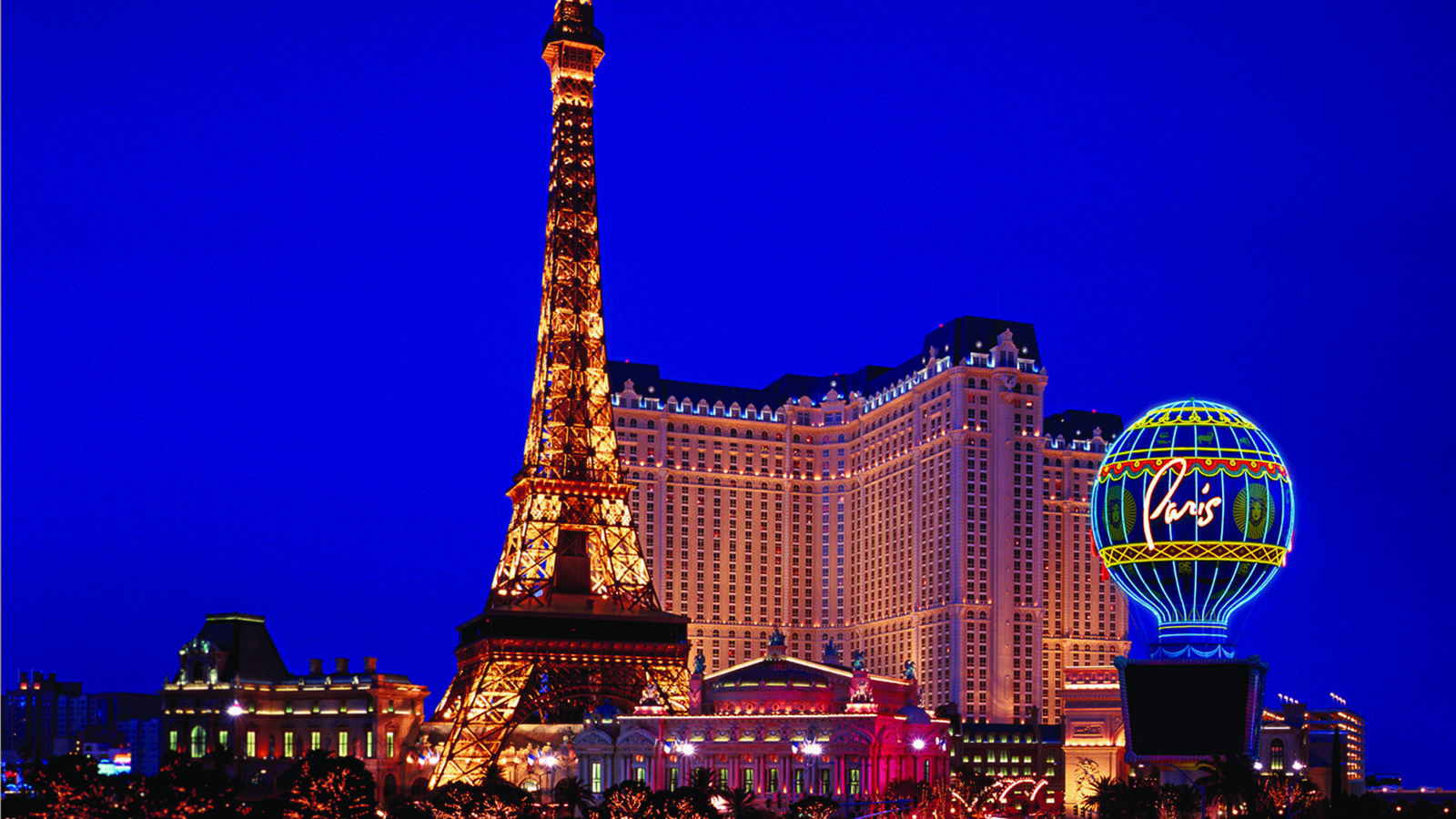 paris las vegas versailles tower