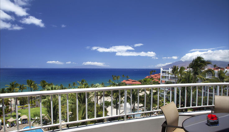 Deluxe ocean view suite balcony
