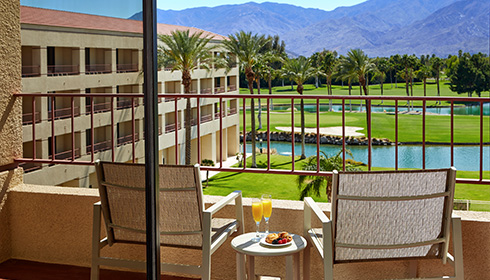 Pool Mountain View balcony
