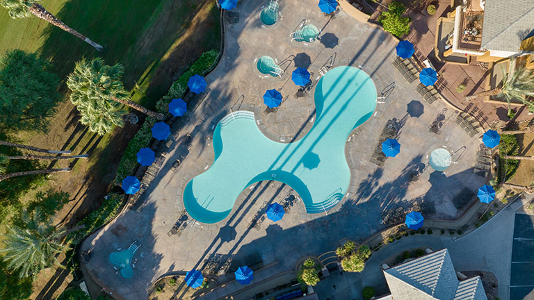 Vue aérienne de la piscine