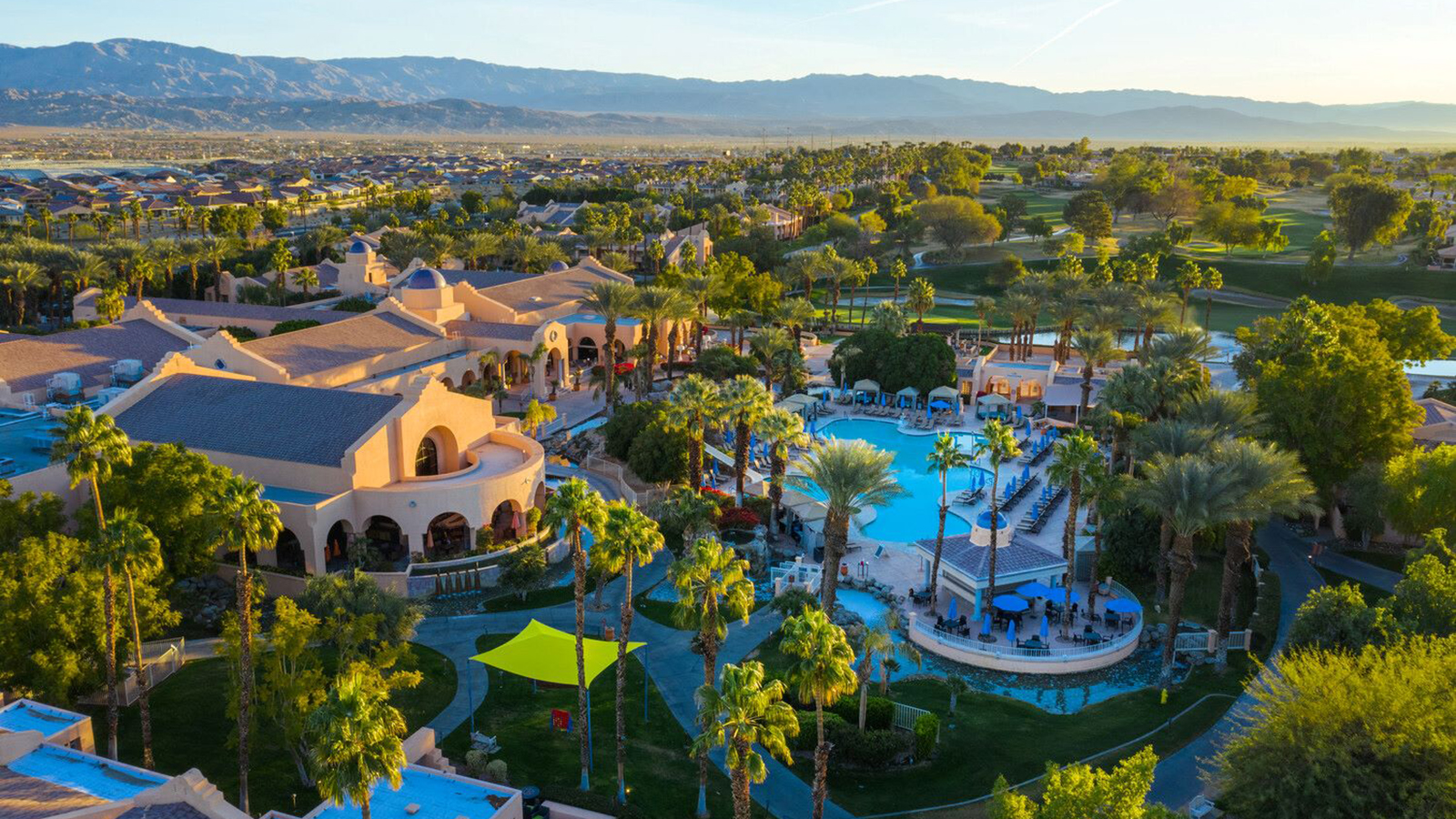 10 km from PSP airport