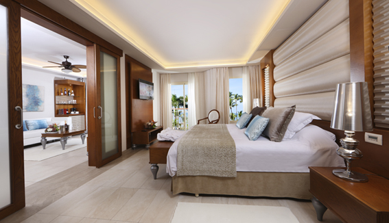 One Bedroom Suite with Jacuzzi - Mirage Club 18+