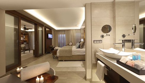 One Bedroom Suite with Jacuzzi