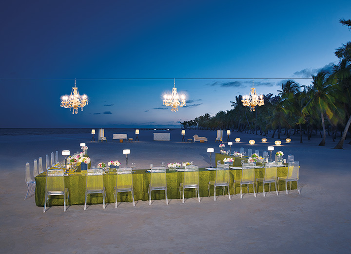 Dîner de gala sur la plage