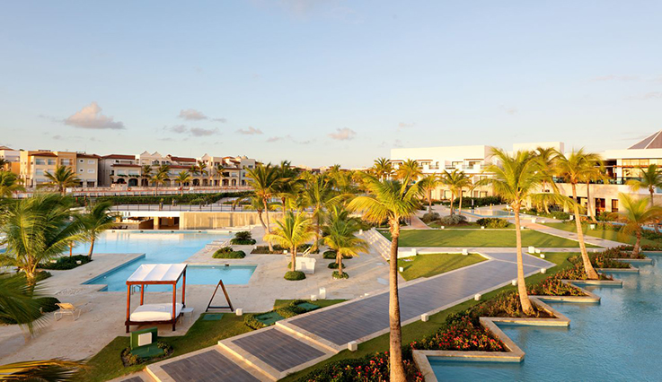 Piscine du TRS Cap Cana Waterfront & Marina Hotel