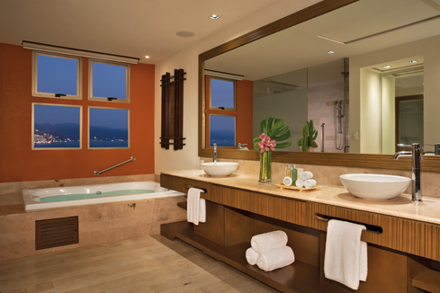 Preferred Club Master Suite Ocean Front - Bathroom