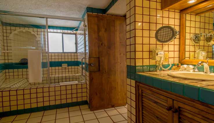 Salle de bain d'une suite de luxe à une chambre
