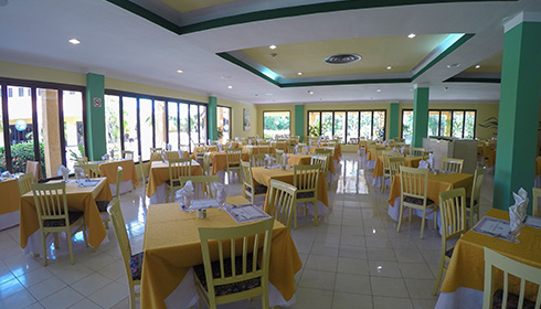Buffet restaurant seating area
