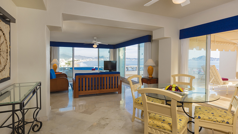 Master Suite Oceanfront with Private Pool Premium Level