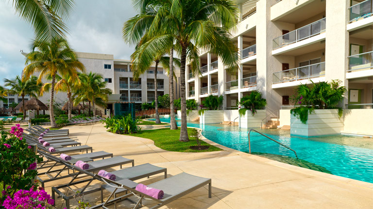 Swim up suites at Paradisus Playa del Carmen