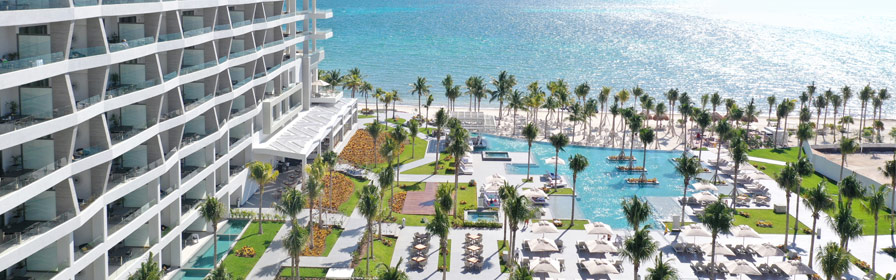 Pool at Garza Blanca Resort & Spa Cancun