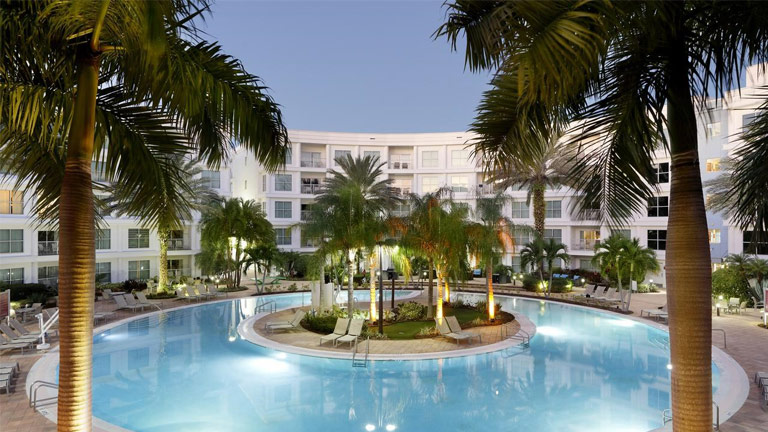 Pool at Meliá Orlando Suite Hotel
