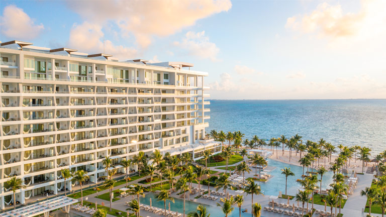 Exterior view of Garza Blanca Resort & Spa Cancun