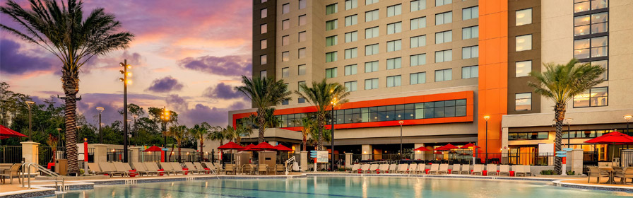 Pool at Drury Plaza Hotel Orlando