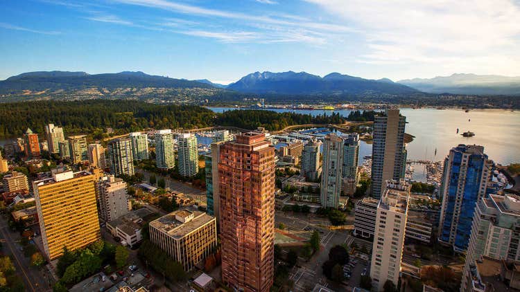 Flights from Kelowna to Vancouver